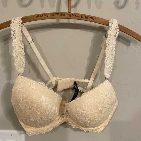 Tahari Nude Lace Bra, Size 36C - Picture 1 of 7